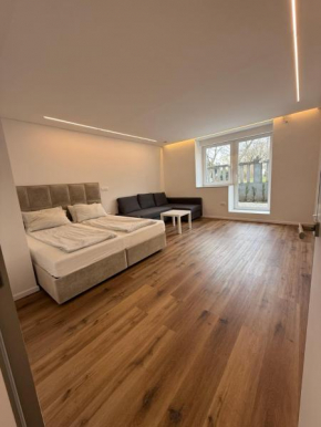Quiet Apartment with Garden + Parking